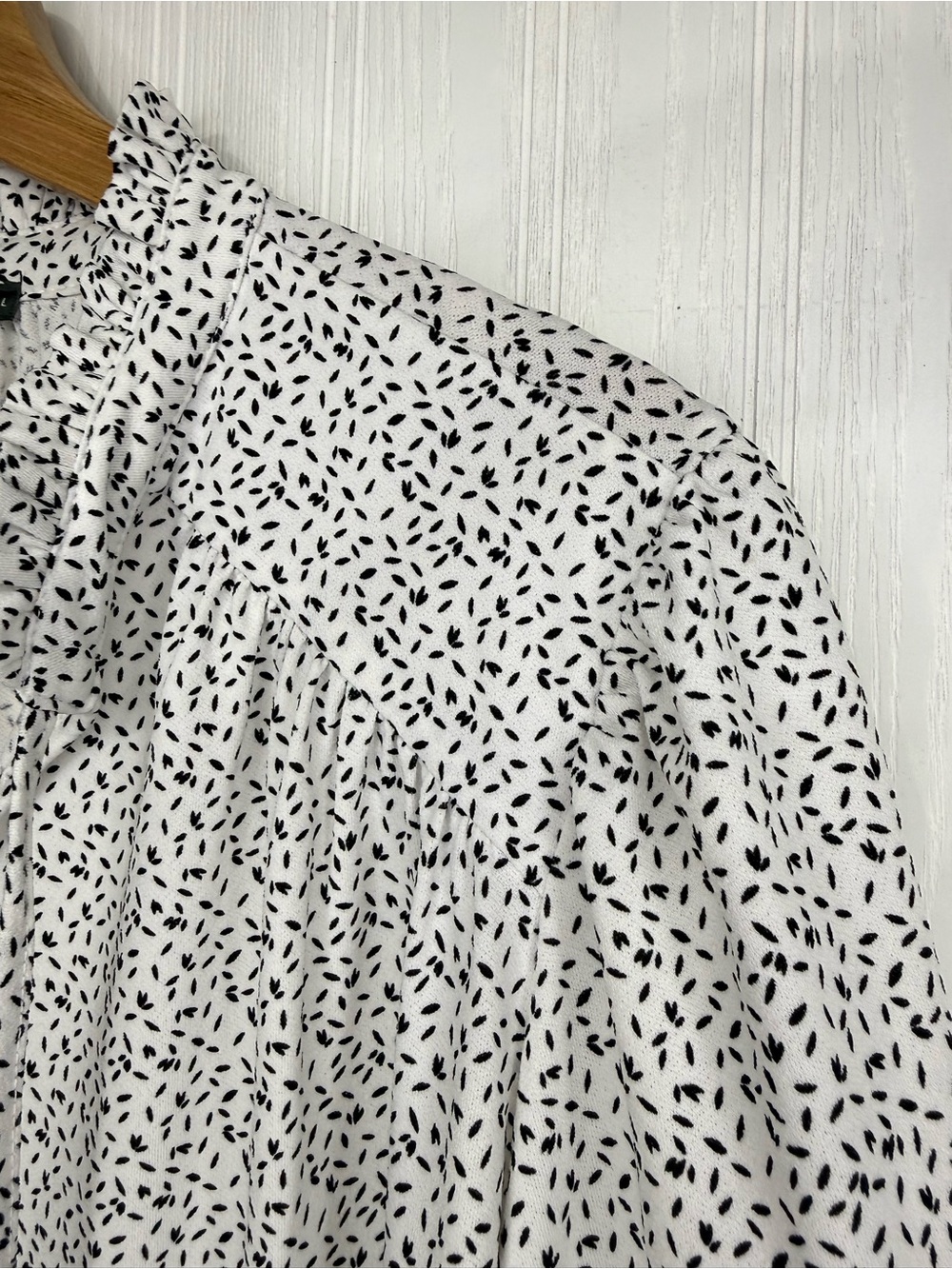 Adrianna Papell short sleeve shirt with neck tie size XL - Picture 3 of 8